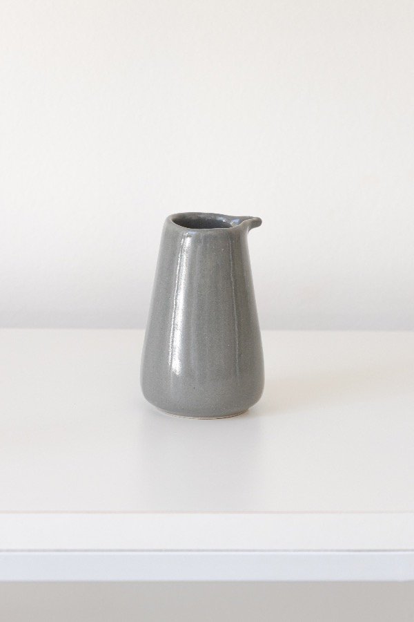 Producto - Jarra pequeña gris plomo