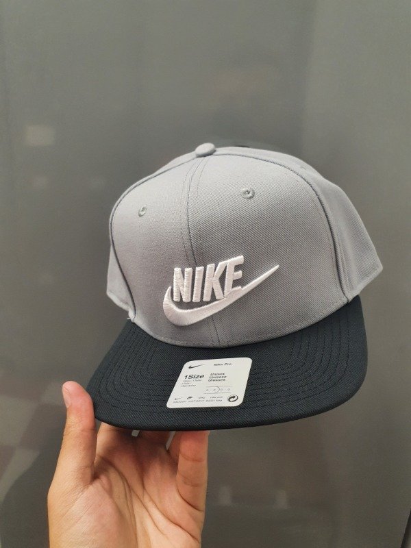 Nike pro futura snapback negro