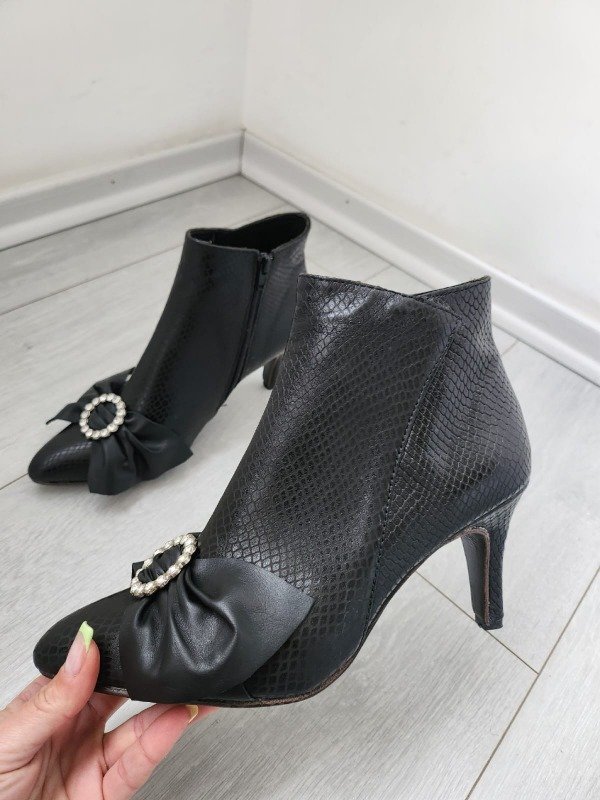 Producto - Botinetas SUSIE con moño