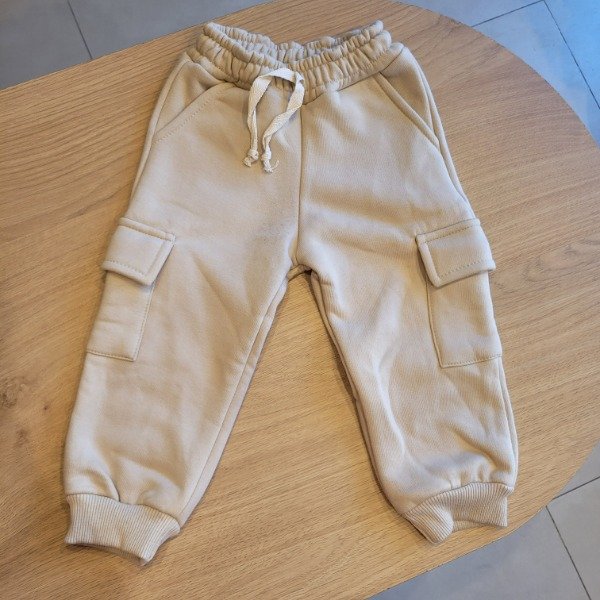 Producto - Jogger cargo frisado beige