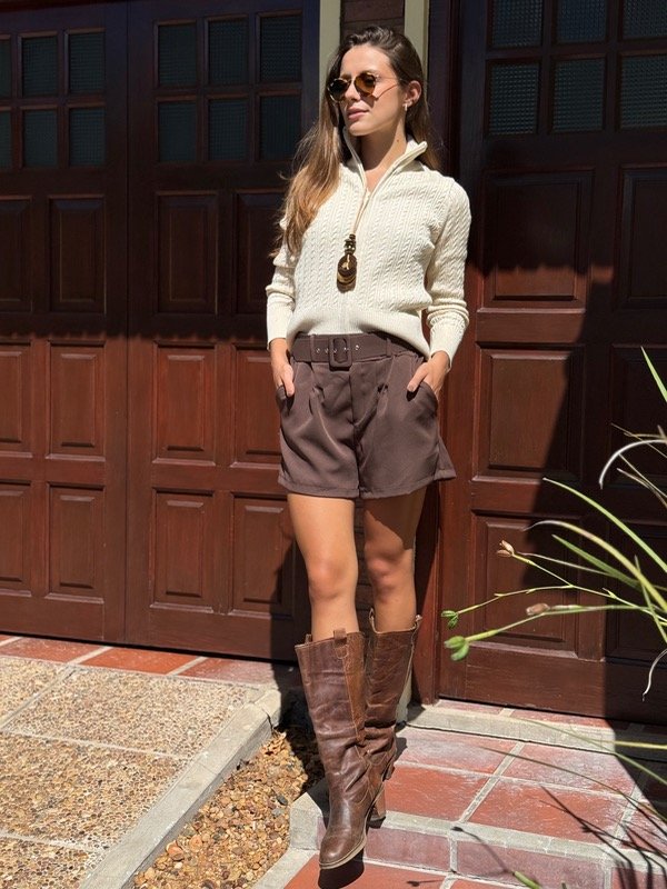 Producto - Short sastrero chocolate con cinto