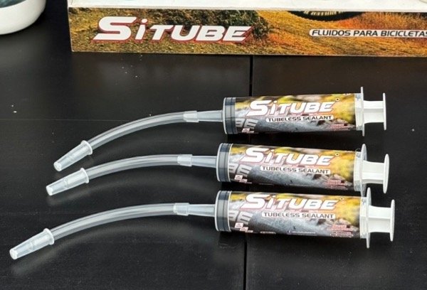 Producto - Jeringa de recarga para líquido anti pinchazos