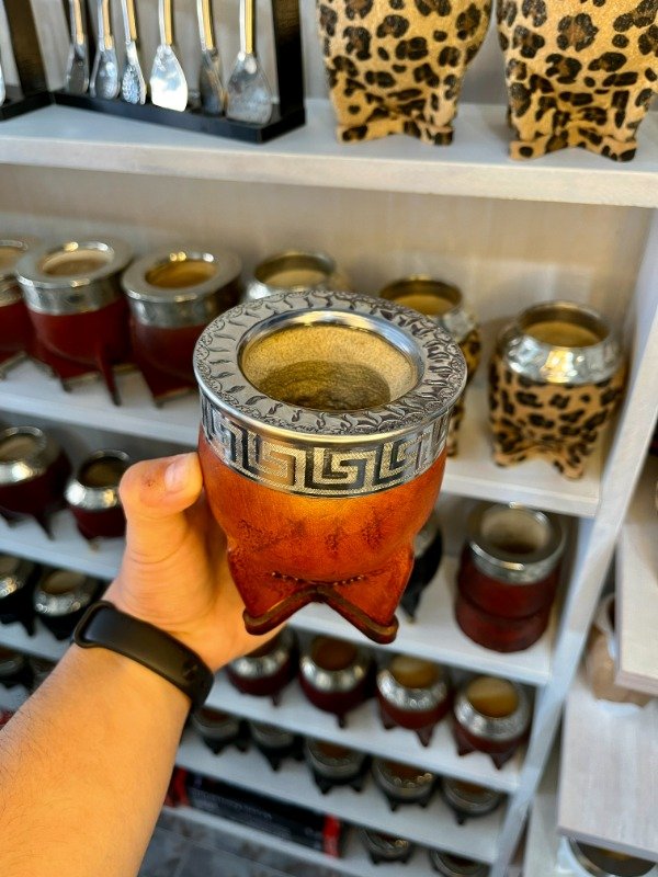 Producto - Mate Imperial Virola Cincelada de Acero Color Borravino