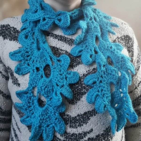 Producto - bufanda mujer celeste calada