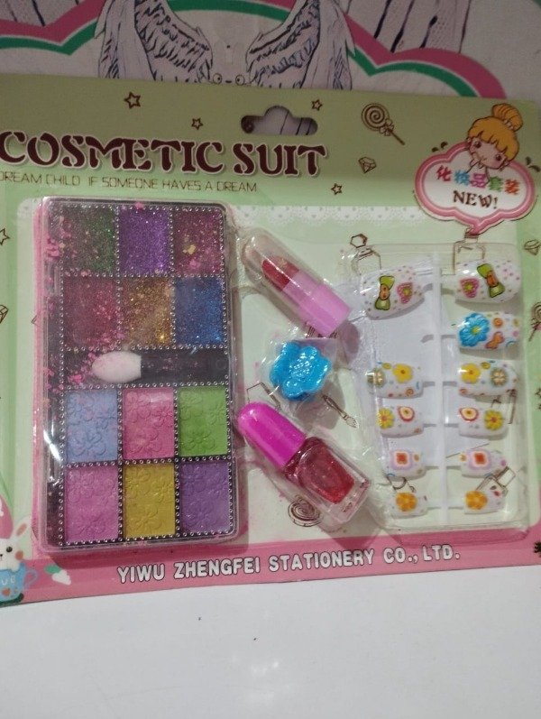 Producto - Set uñas + sombras