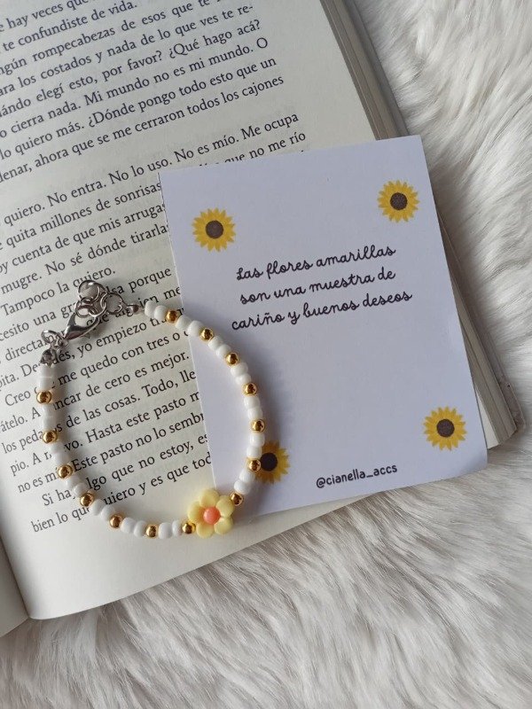 Producto - Pulsera flor amarilla mostacillas