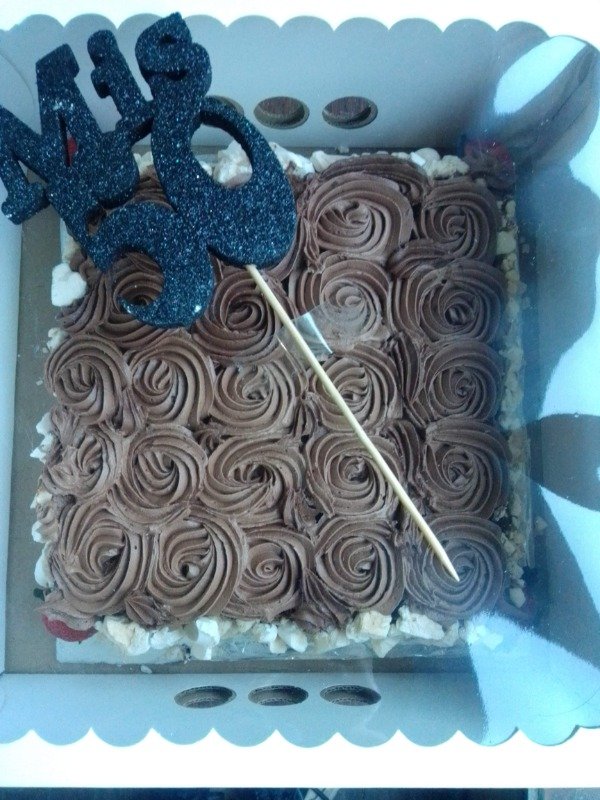 Producto - torta de cumpleaños 20 personas
