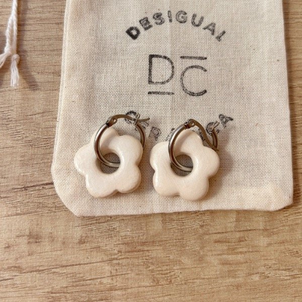 Producto - Aros Flopy blancos plateado
