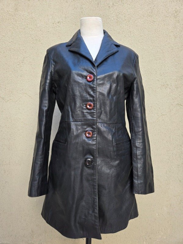 Producto - tapado de cuero b equipe