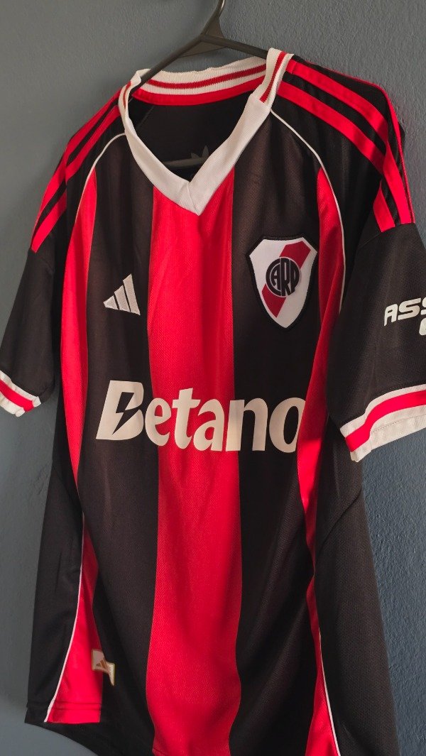 Producto - CAMISETA RIVER PLATE SUPLENTE 2025-26 - 2