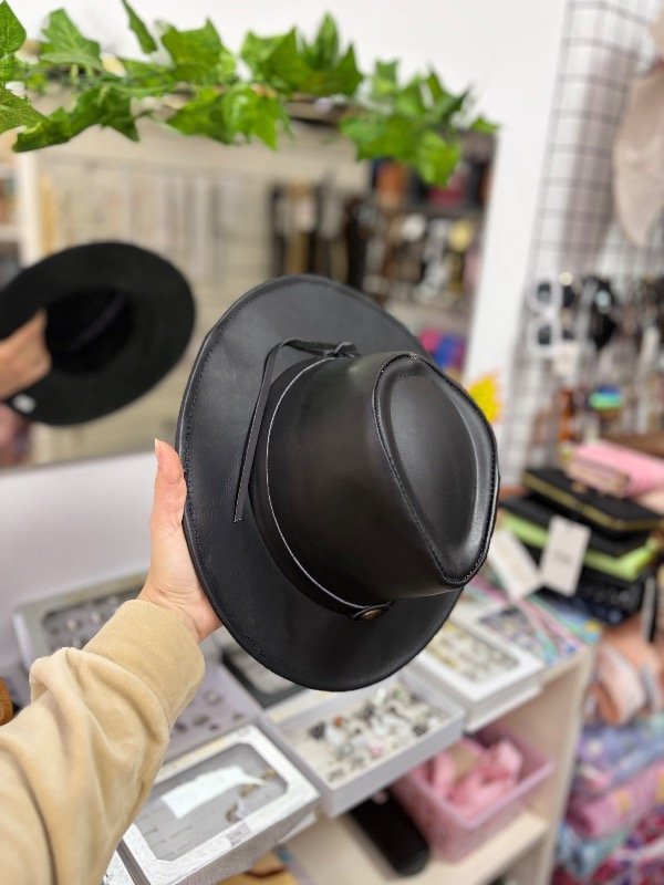 Producto - Sombrero de cuero negro completo - 1