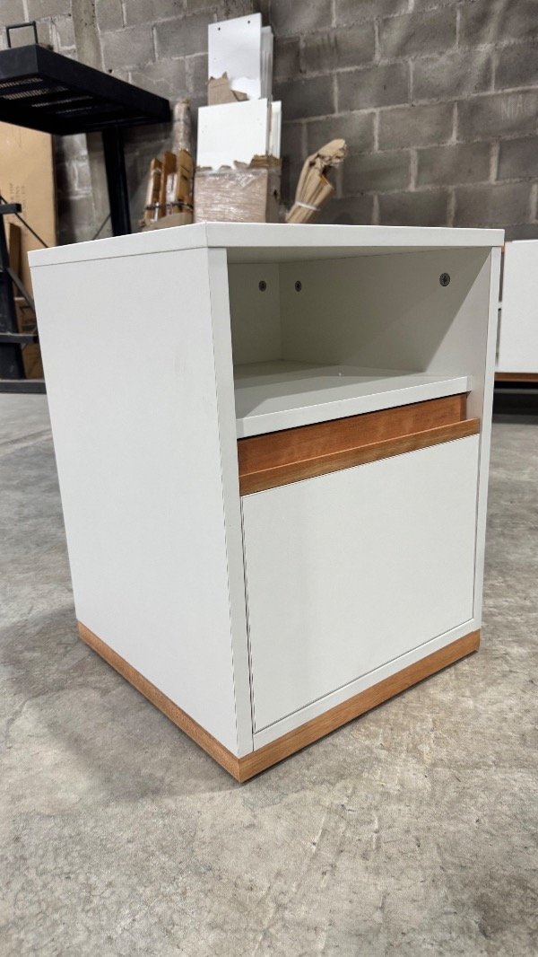 Producto - Mesa de luz blanca