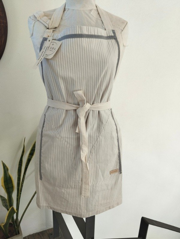 Producto - DELANTAL CLASICO BOLSILLO LATERAL