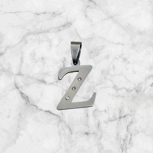 Producto - Dije inicial Z con strass AQ 80107
