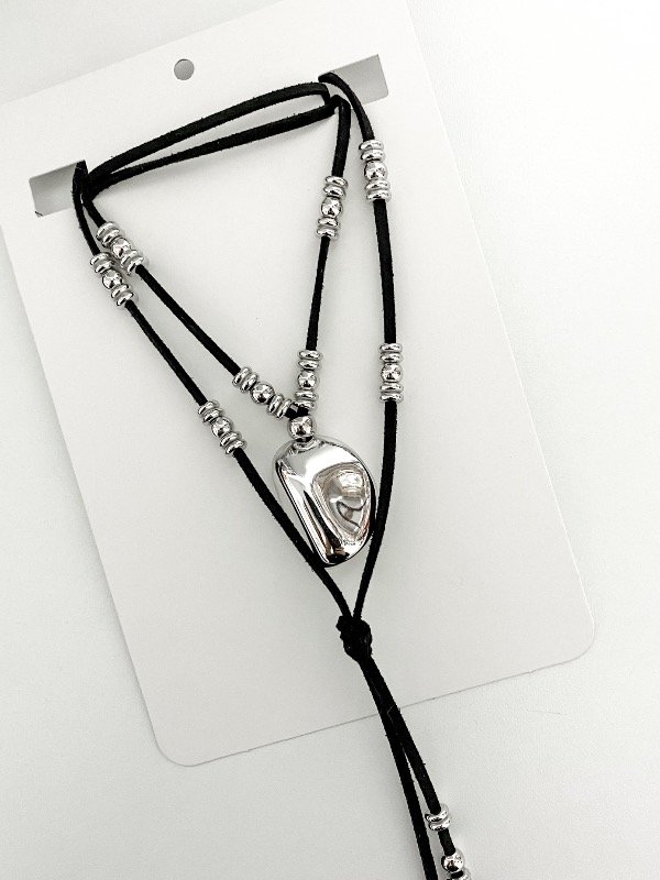 Producto - Collar negro y plateado Sophie