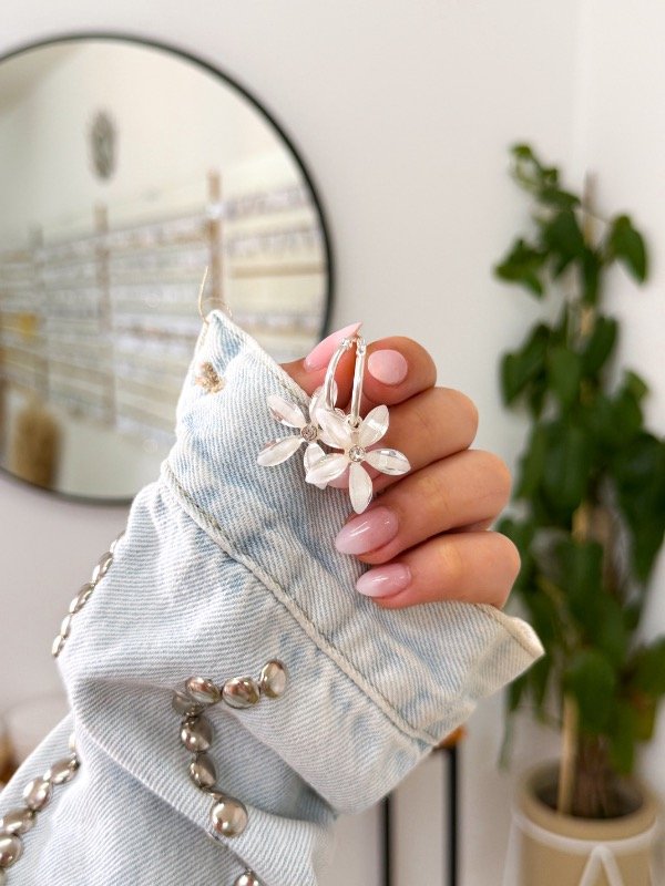 Producto - Argollitas acero blanco flor blanca