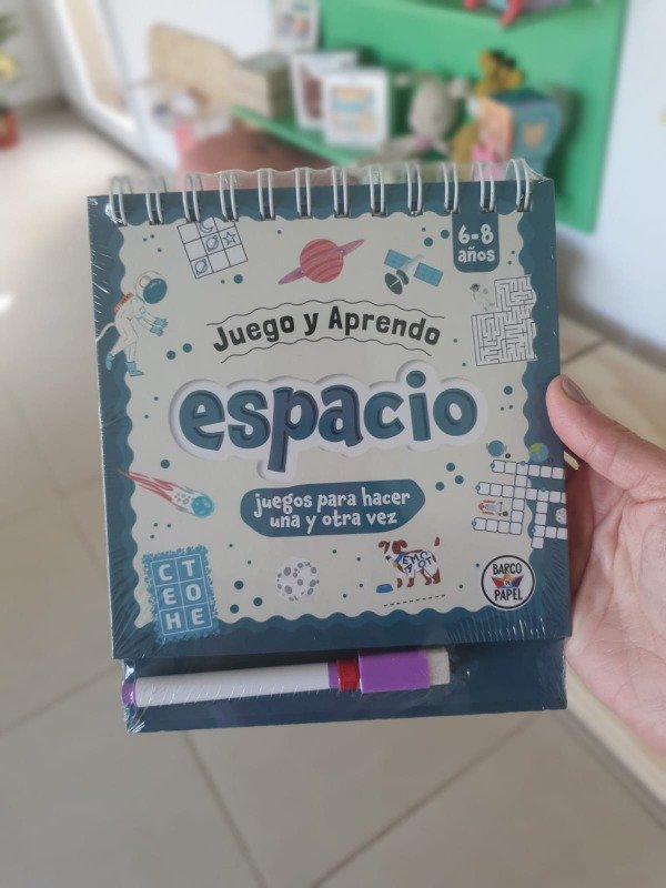 Producto - Libro de actividades reutilizable JUEGO Y APRENDO ESPACIO