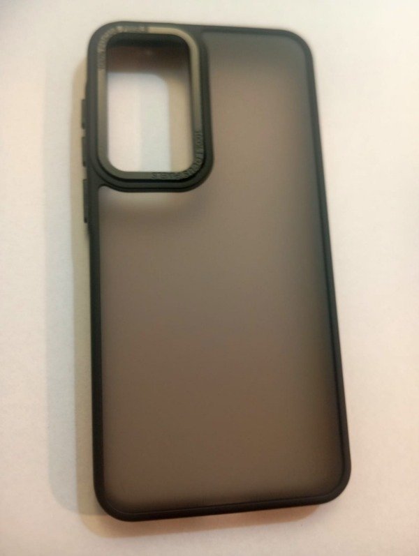 Producto - Funda Negro Translúcido XAEA Espacio para Samsung A55