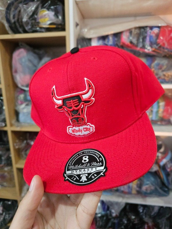 Gorra Chicago Bulls windy city red Mitchell and Ness talla 8
