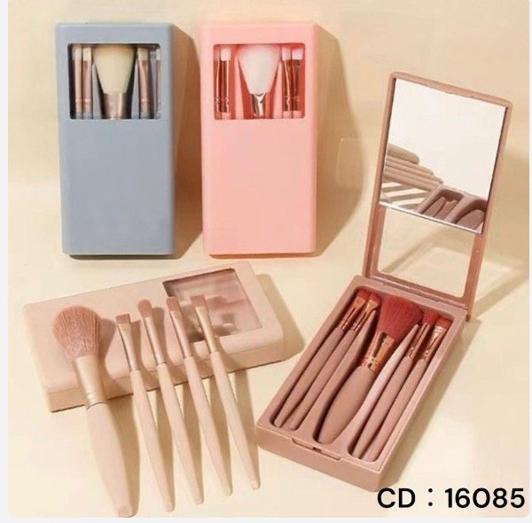Producto - Set de brochas con espejo.
