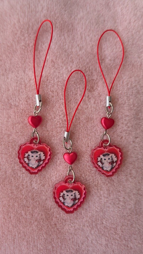 Producto - Charm Gatito corazón rojo