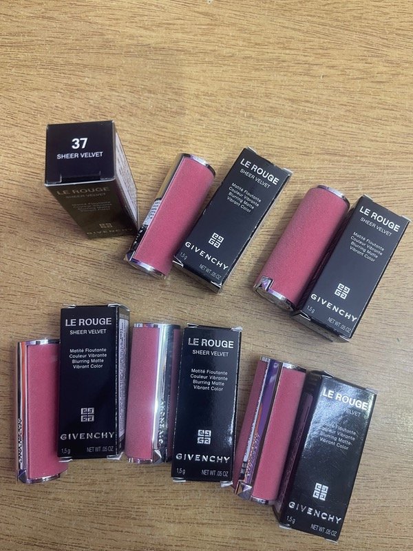 Producto - Le rouge Sheet Velvet Givenchy 27