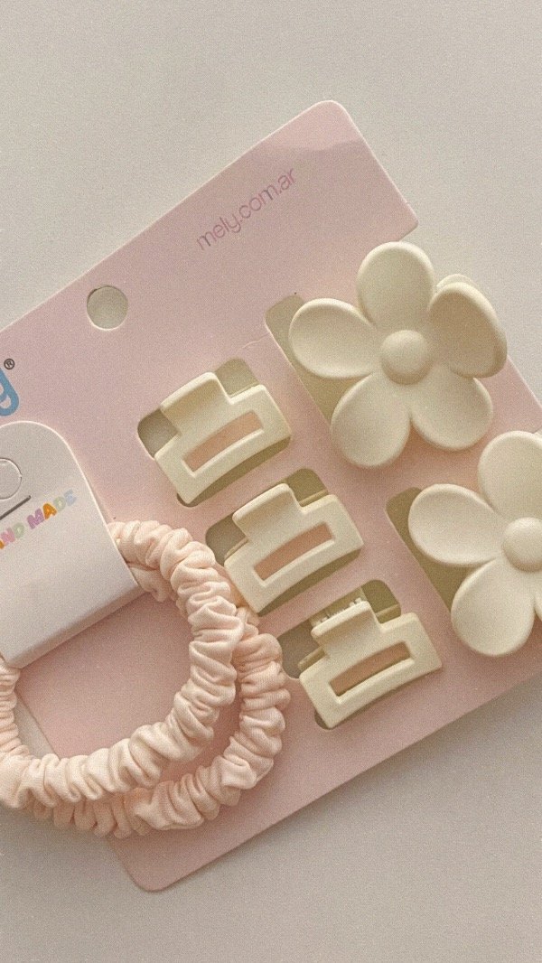 Producto - Set de broches y coleros Mely. Blanco