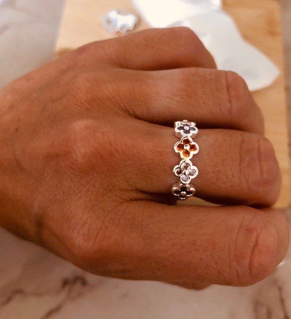 Producto - Anillo Van Cleef colores Acero Blanco