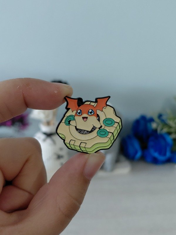 Producto - Pin metalizado - Digimon #1695