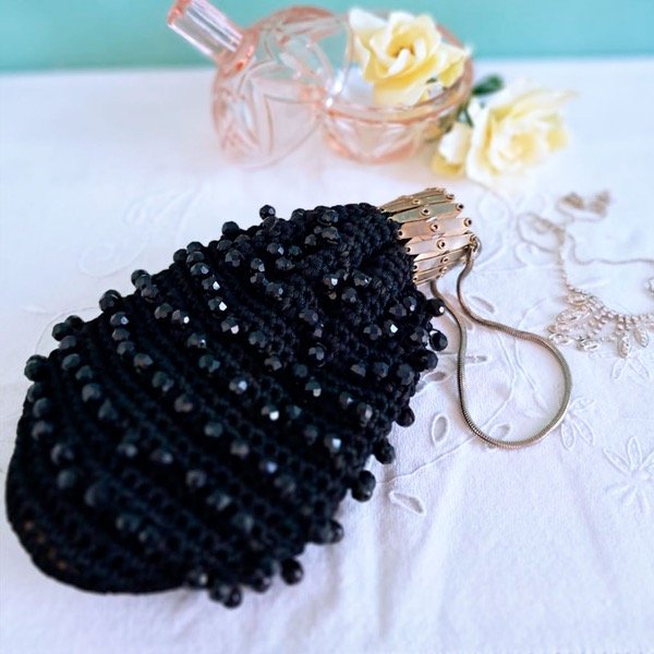 Producto - Cartera Tejida con cierre acordeón "Negra"