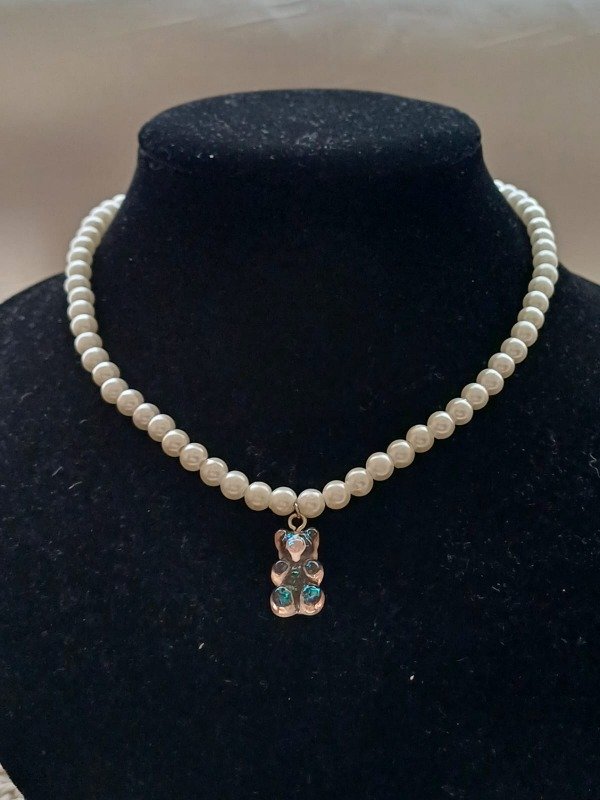 Producto - Collar de perla con oso gummy