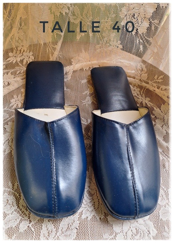 Producto - Pantuflas unisex vinilico Azul Talle 40