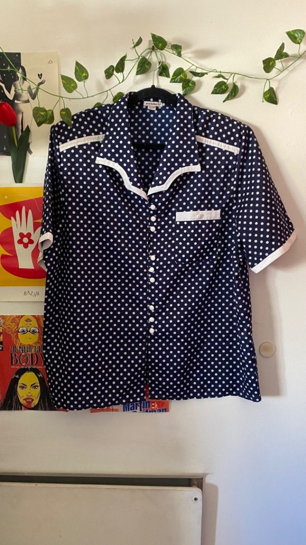 Camisa lunares azul