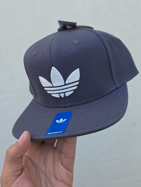 Adidas originals snapback 2026 gris — imagen 2