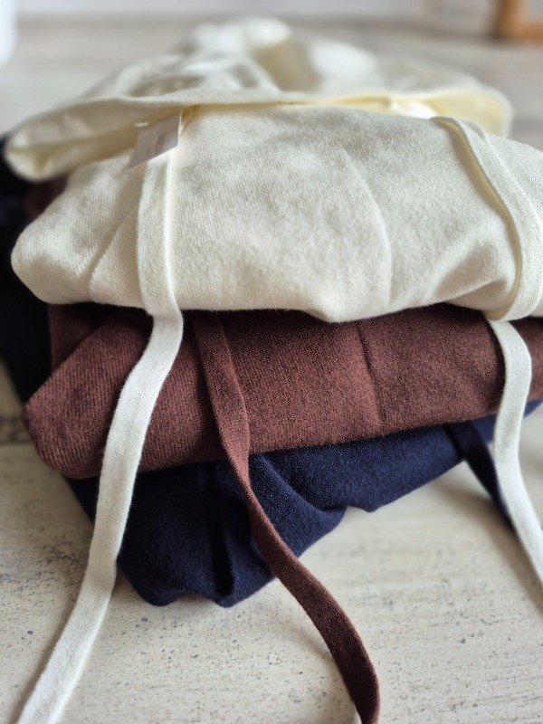 Producto - Sweater Con Capucha Lisos Romanella Negro