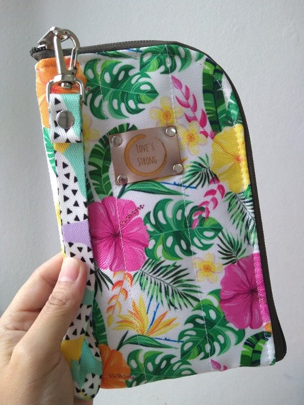 Producto - Porta celu-billetera Tokio. Tropical Copacabana