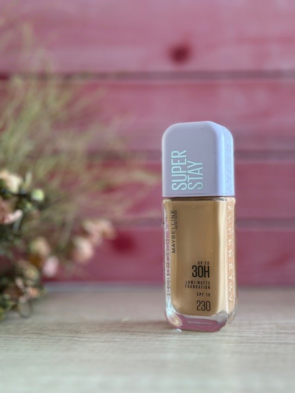 Producto - BASE MAYBELLINE LUMI SÚPER STAY
