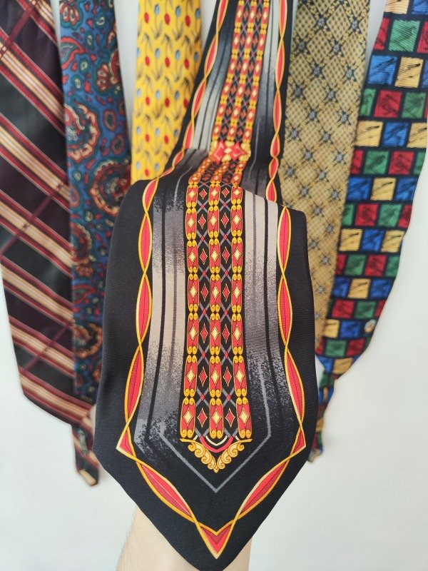 Corbata Avenida