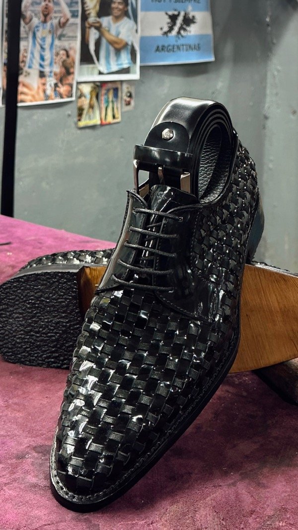 Producto - Lizandro TRENZADO A MANO Charol vacuno con Cabra Gamuzada negro - 0