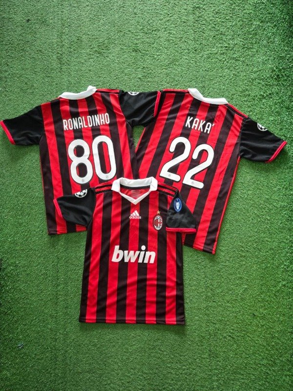 Producto - CAMISETA AC MILAN TITULAR RETRO 2009 NIÑOS #80 RONALDINHO