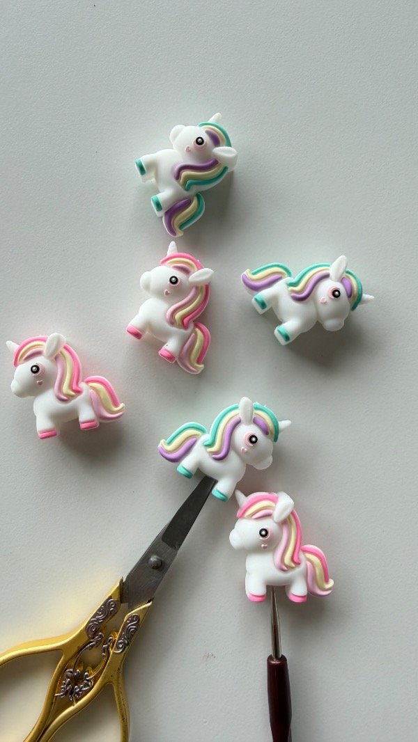 Producto - Tapa protectora de TIJERA y AGUJAS/ pony - 1