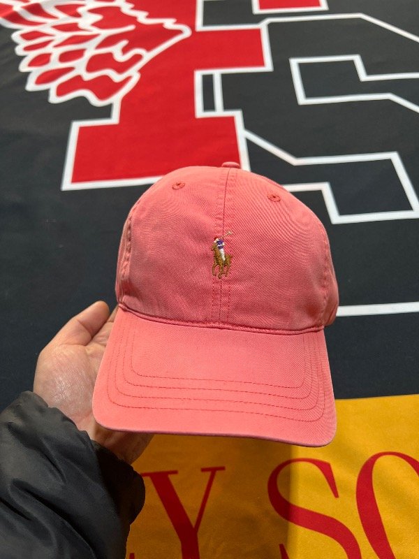 Producto - Gorra Polo Ralph Lauren rosa pony de color.