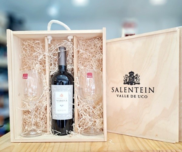 Producto - Caja de madera grabada 1 vino Salentein y 2 copas de cristal