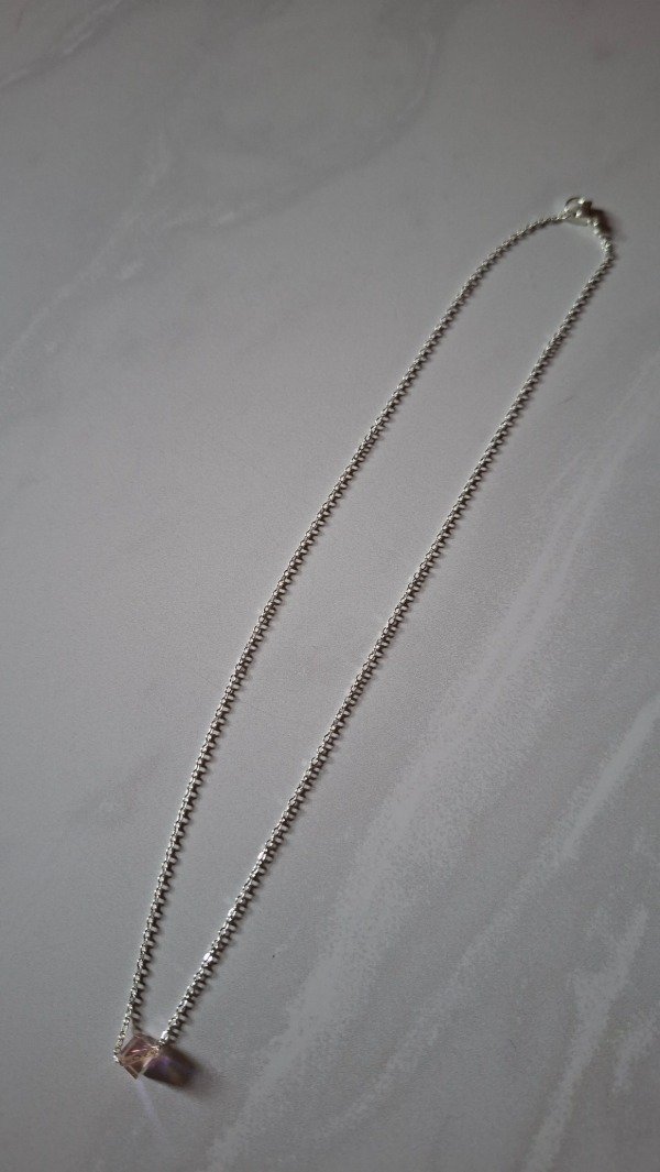 Producto - Cadena de acero blanco cubito rosa tornasol 45cm