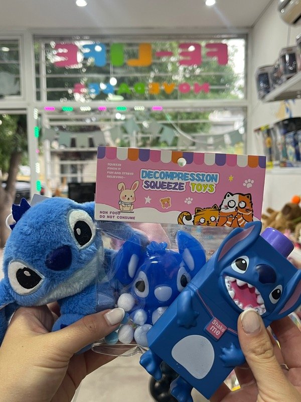 Producto - Combo stich llavero con vibración+squishy+juguete con sonido