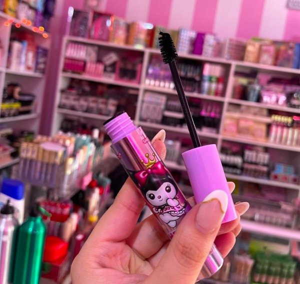 Producto - mascara de pestañas kuromi