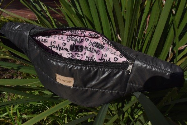 Producto - Riñonera puffer rosa love