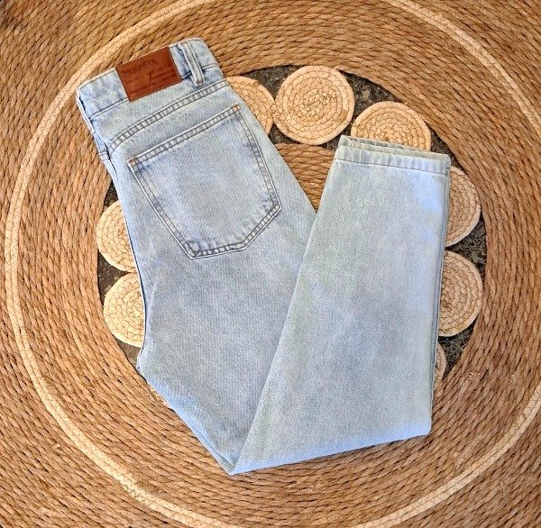 Producto - Jeans Mom Clásico Inquieta.