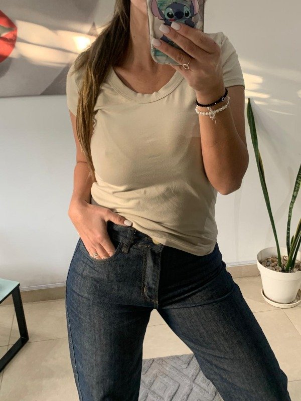 Producto - Remera cuello redondo - 1