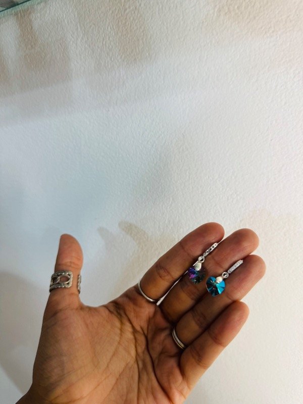 Producto - Argollas huggies con swaroski